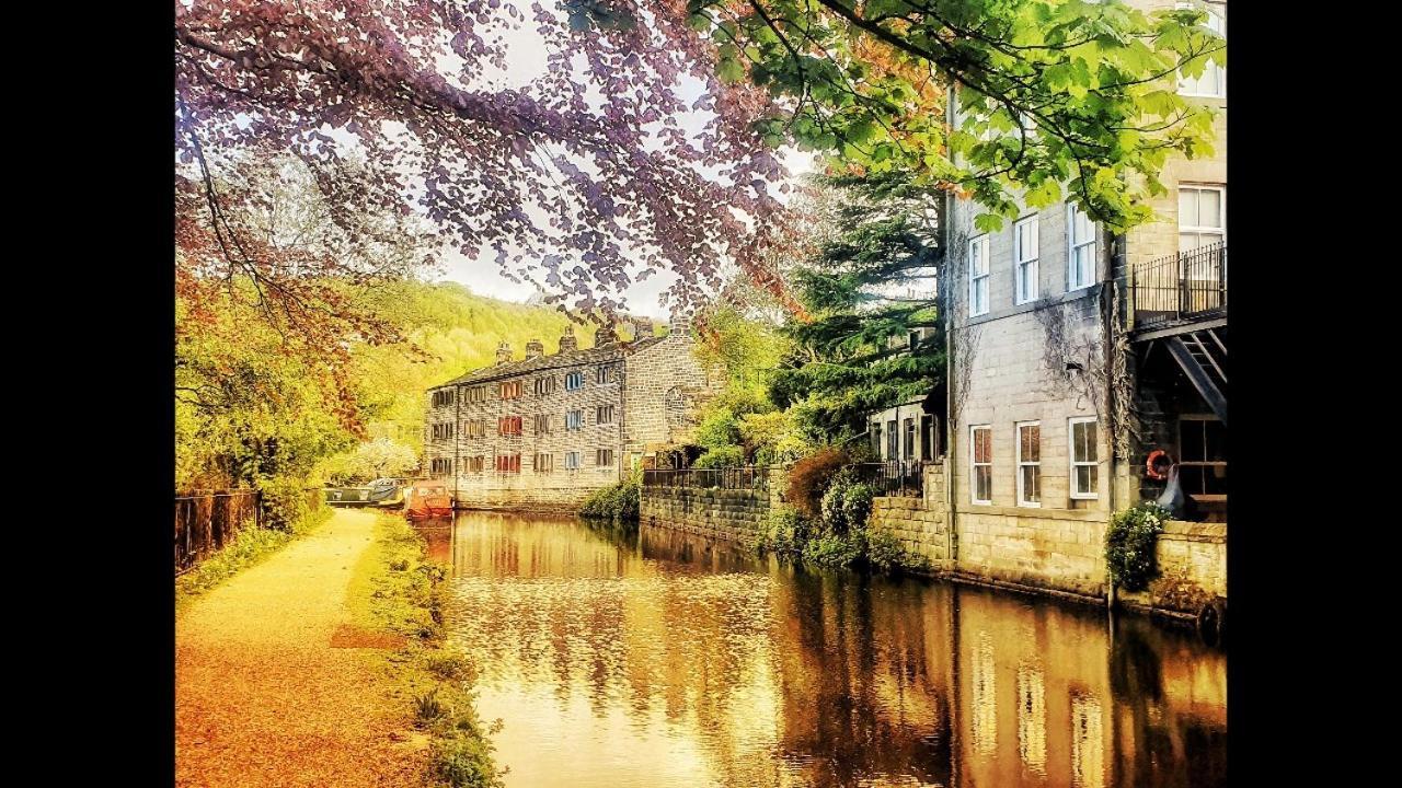 4 Bedroom Period Townhouse In The Heart Of Hebden Hebden Bridge Eksteriør billede