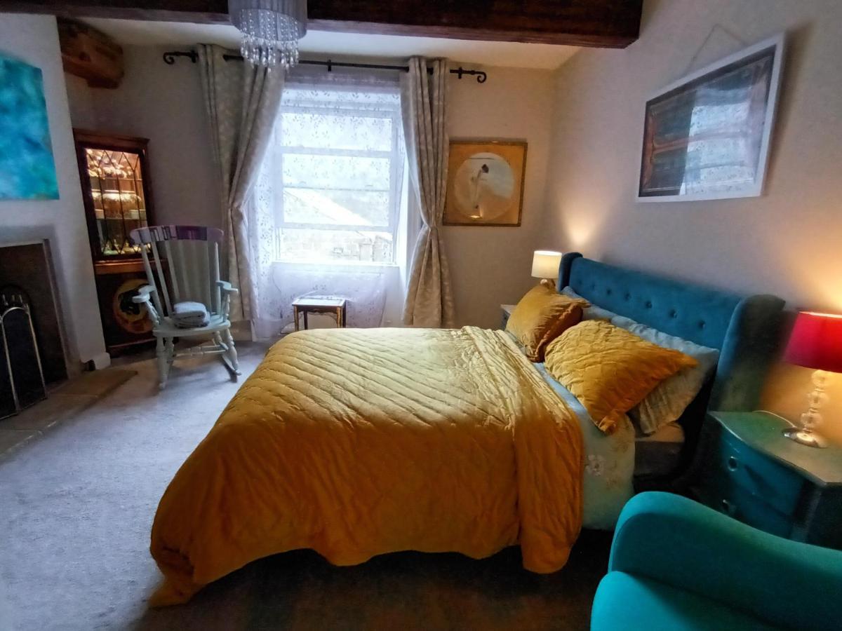 4 Bedroom Period Townhouse In The Heart Of Hebden Hebden Bridge Eksteriør billede