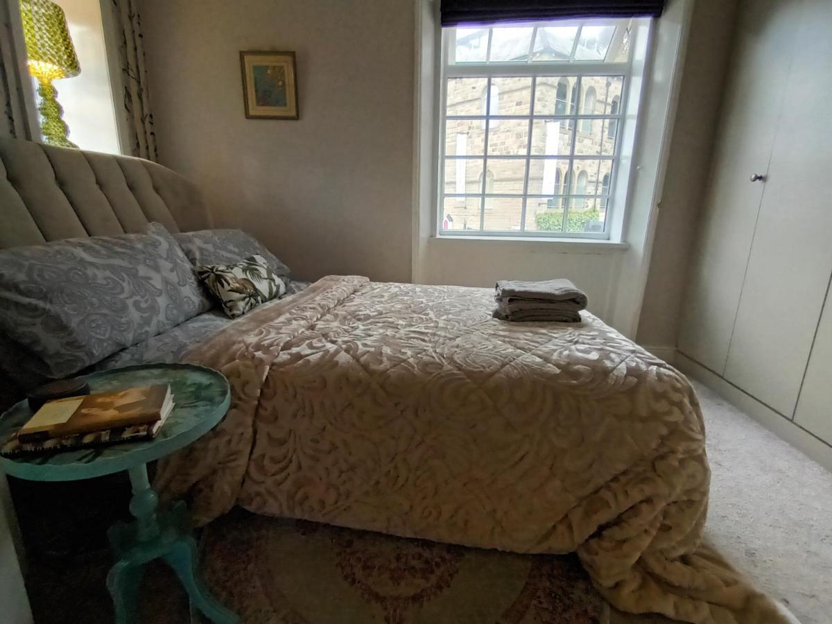 4 Bedroom Period Townhouse In The Heart Of Hebden Hebden Bridge Eksteriør billede