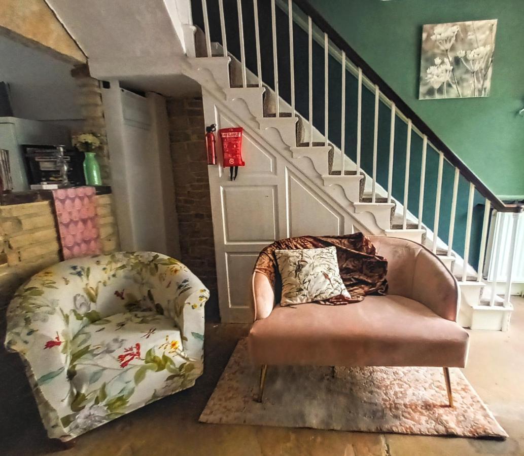 4 Bedroom Period Townhouse In The Heart Of Hebden Hebden Bridge Eksteriør billede